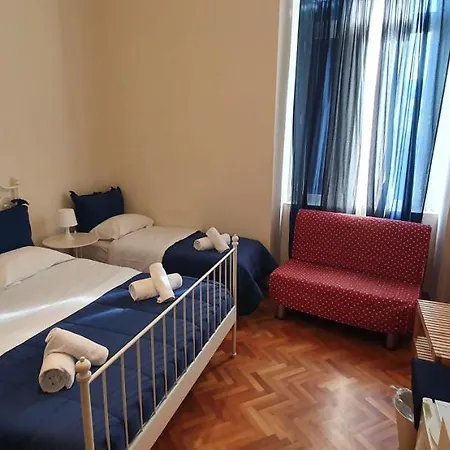 Napol-in Πανσιόν 4*