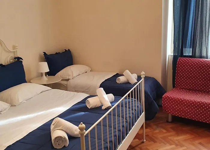 Napol-in 3* نابولي